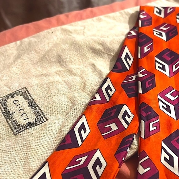 Gucci Silk Twilly / Scarf 100% Authentic - Picture 1 of 7